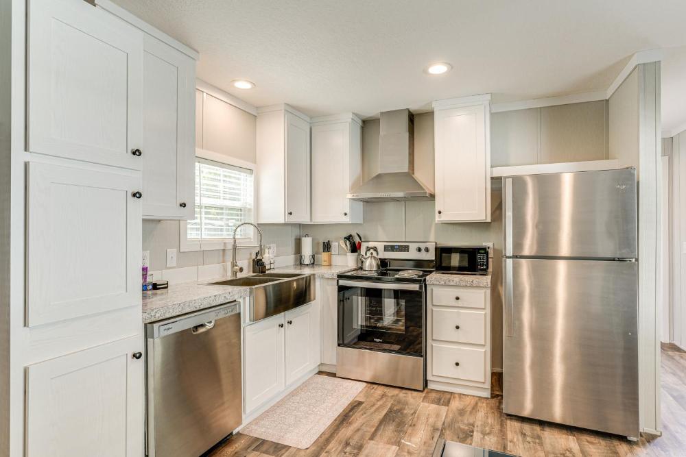 Sleek Home Near Downtown Lakeland with Yard!